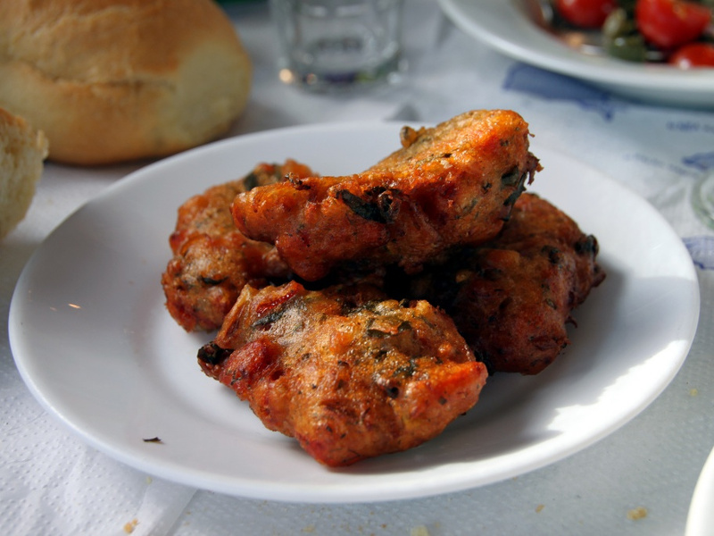 Domatokeftedes (Greek tomato fritters)