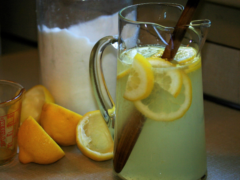 Lemonade (American lemon beverage)