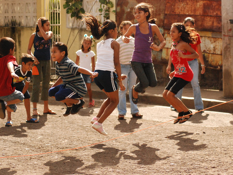 Nicaraguan children jumping rope