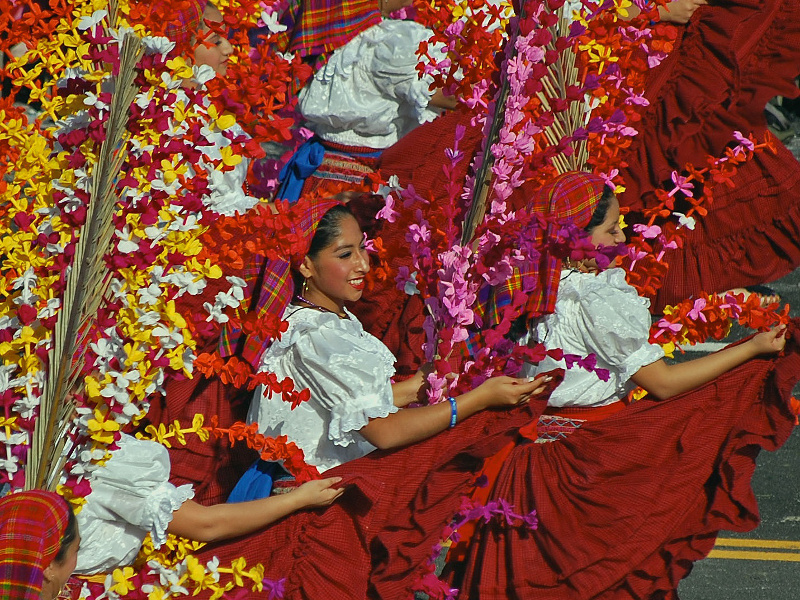Salvadoran dancers