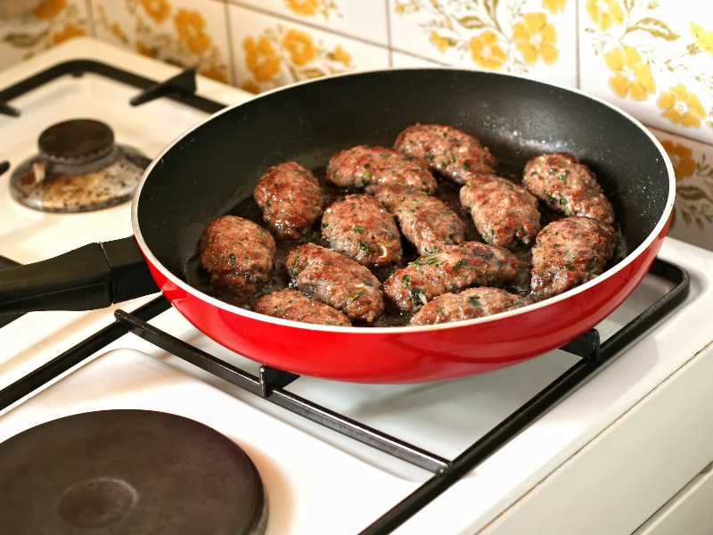 Kadinbudu Köfte (Turkish "lady thigh" meatballs)