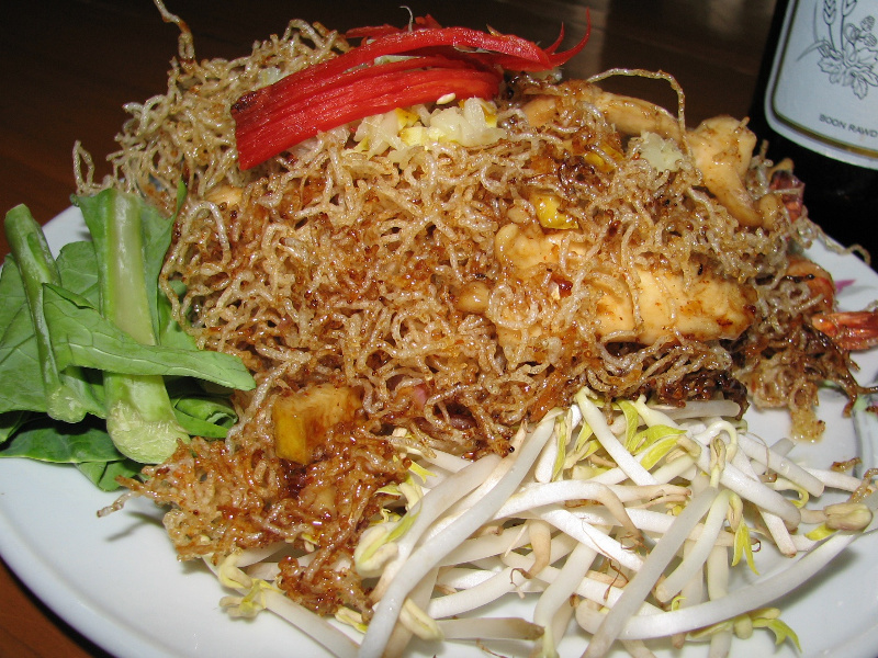 Mee krob Thai fried noodles in sweet-sour sauce