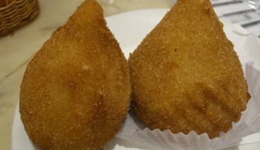 Coxinhas (Brazilian deep-fried chicken croquettes)
