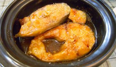 Ca Kho To (Vietnamese clay pot fish with caramel sauce)