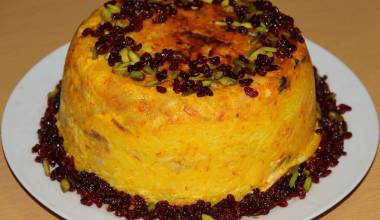 Tah Chin (Persian layered rice and chicken dish)