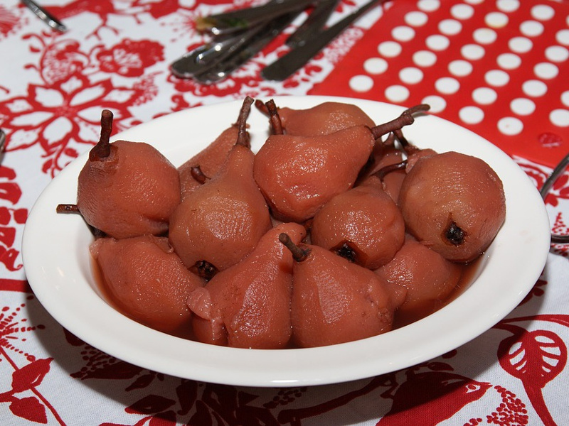 Poires au Vin Rouge